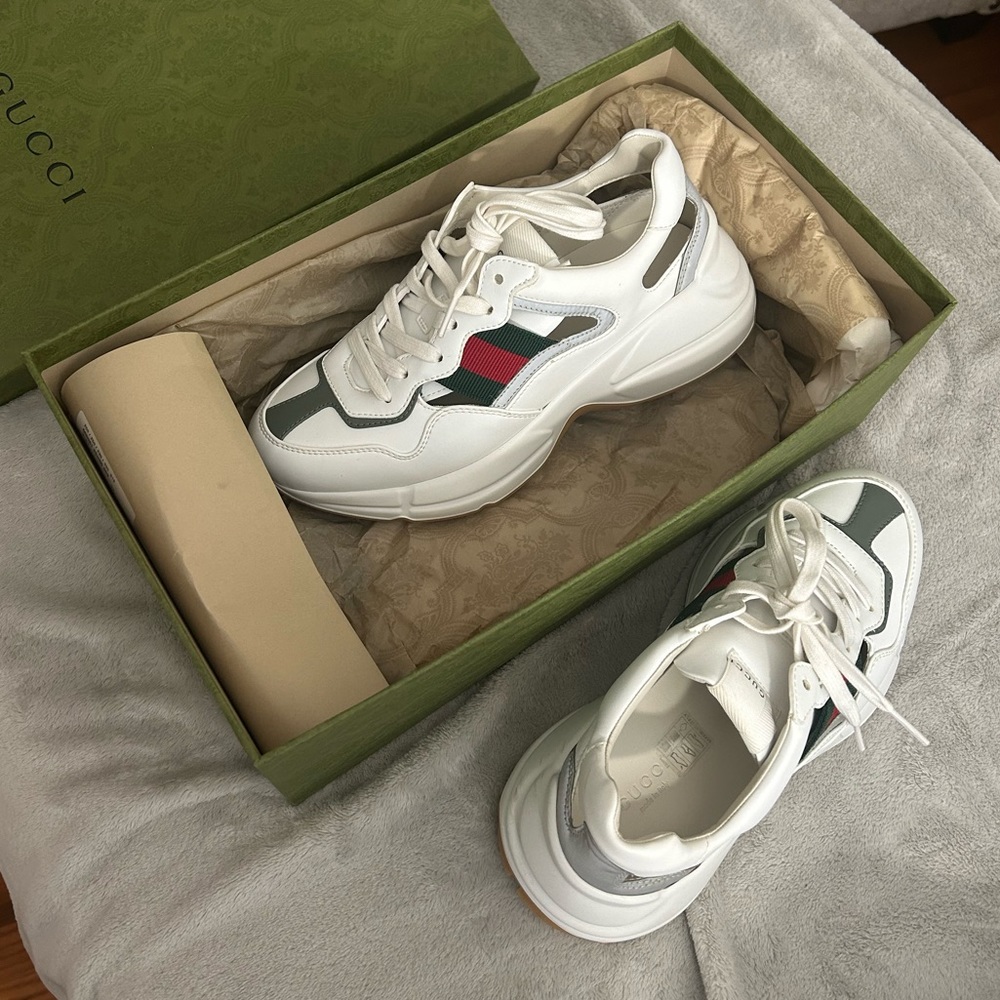 Gucci women’s sneakers white with red and green with cut outs size 37